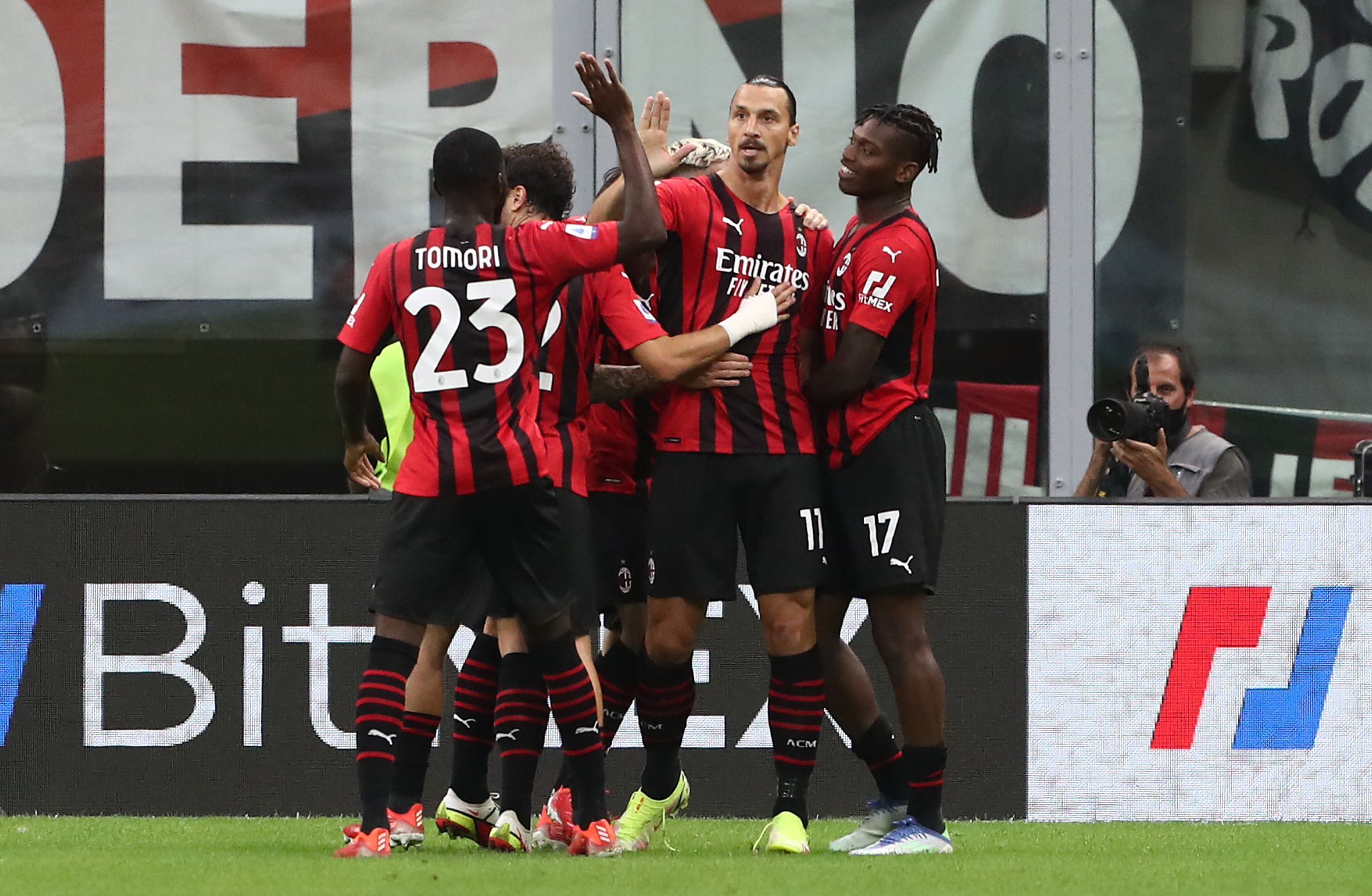 Happy 40th birthday to the remarkable Zlatan Ibrahimovic                 -  299               -  182 