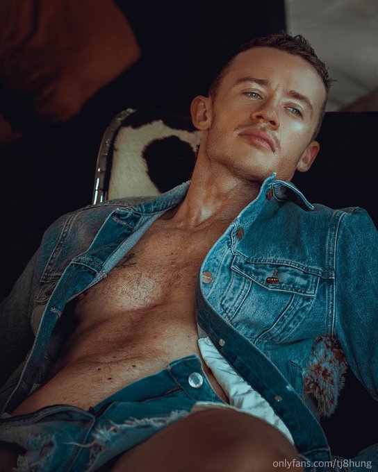 New shoot! ??? 

Photographer: ru.photographer ??? https://t.co/YJLOrnsm6I