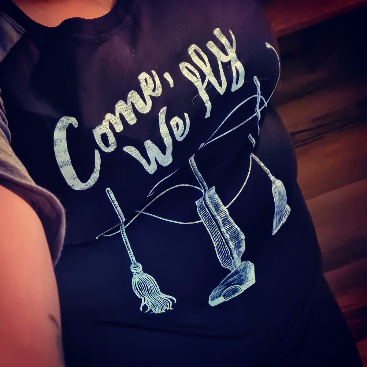 SumaronC's tweet image. Come sisters we fly!!

October is my month!

Its my happy time 🎃

Also love my @Torrid Hocus Pocus top

Are you a Winnie - Mary or a Sarah?