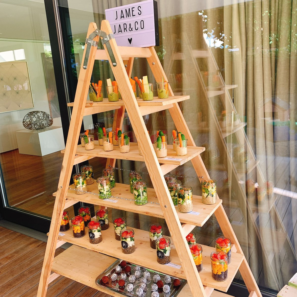 JamesJar2016's tweet photo. ☀️ Garden party with #rainbowfood catering by https://t.co/y8rJ3vOPKk 😎✌️
#realfood #gardenparty #swissevent #swissfood #jamesjarco https://t.co/SyUJXy6acp