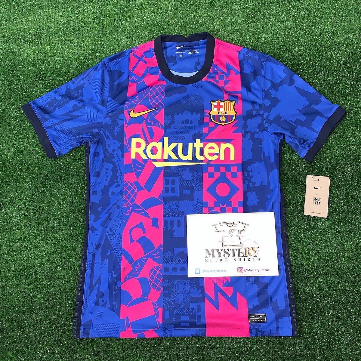 If Mo Salah starts against Man City today we’ll giveaway a mysteryretroshirts.co.uk box!📦

Retweet &amp; follow us to enter.📲