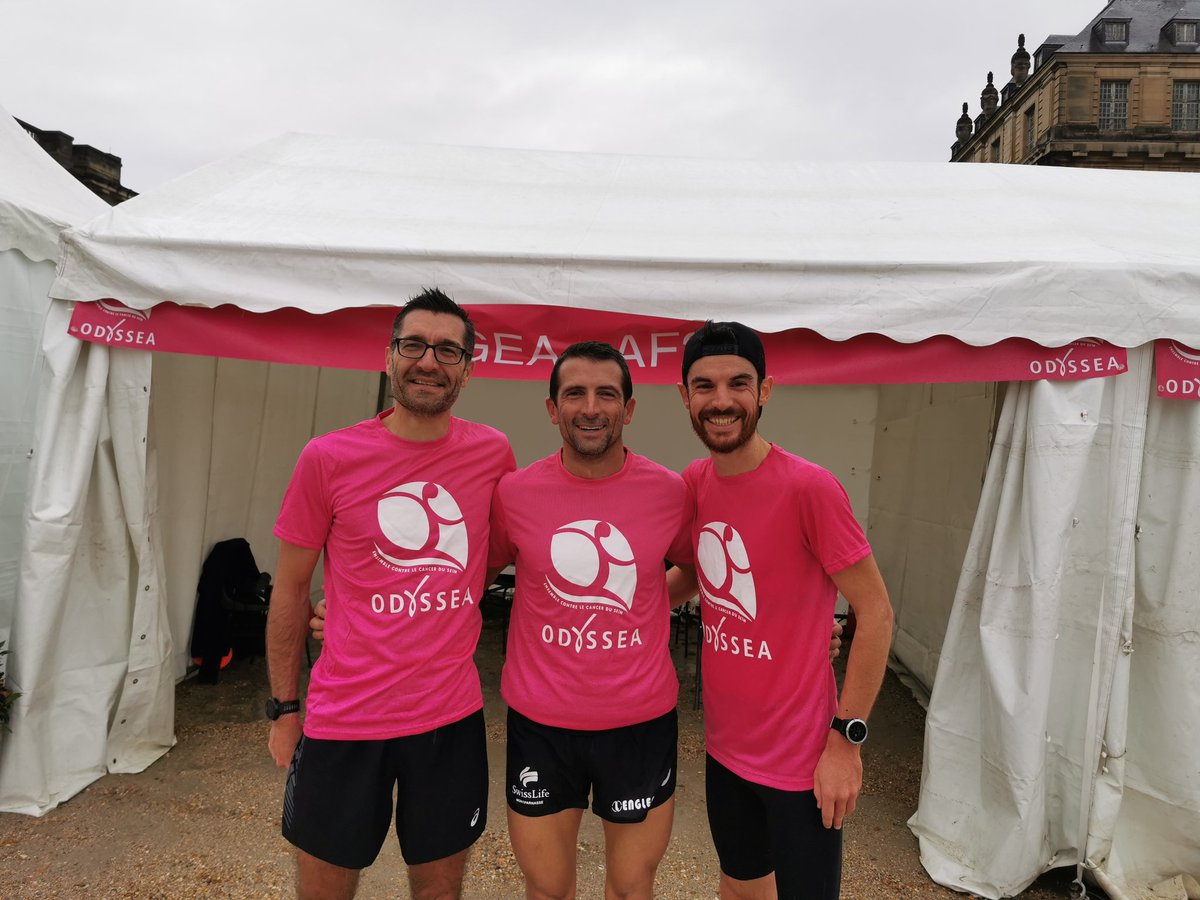 #odysseaparis bravo aux 1ers coureurs du matin pour les 10km => <a href="/gregoire_dupont/">gregoire.dupont</a> <a href="/benjamin_proux/">Benjamin PROUX</a>  <a href="/ArnaudGuille/">Arnaud Guillé</a> et <a href="/aurelie_robert1/">Aurélie Robert</a> au stand qui attend le départ du 5km @ODYSSEA_fr
