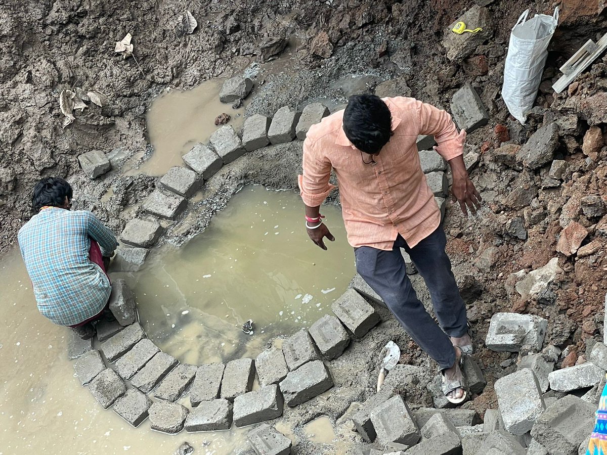 Manoj53614432's tweet photo. @pcmcindiagovin @rajeshpatilias @PMOIndia we have requested to shift sewage chember from Sai Marigold society main gate but it is not getting considered for some reason. It seems like smart city development isn't considering the existing resident's building structure. Please help https://t.co/mBgjN3dh9u