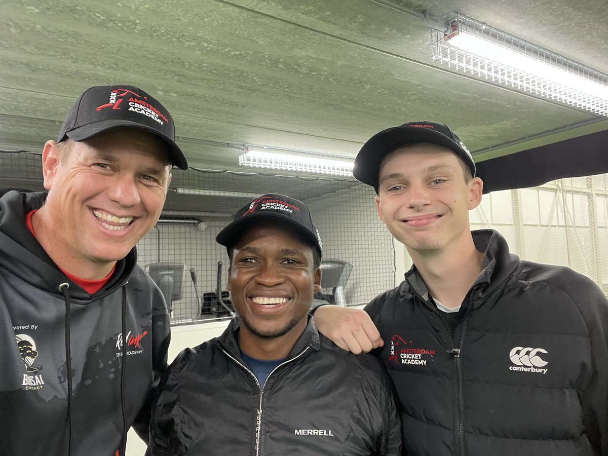 Red Ink Sports tweet media