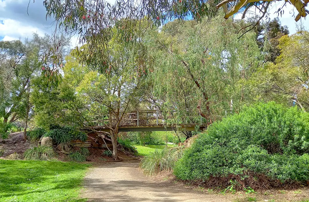 CJMurrumbeena's tweet image. Today's #LockdownWalk 
Ferndale Trail, Glen Iris 
#Melbourne