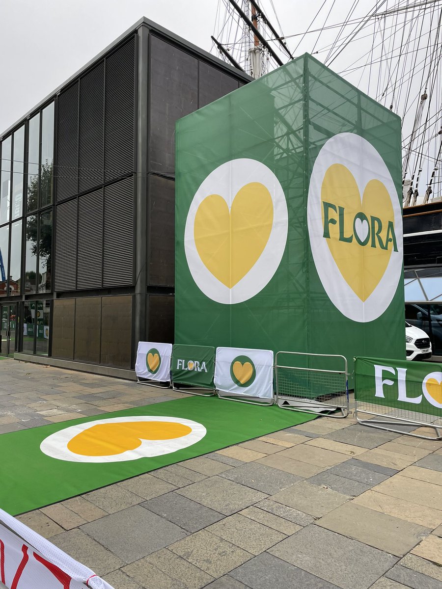 JezSear's tweet photo. #teamflora #gettownsactive looking good! https://t.co/LTkljxIUa2