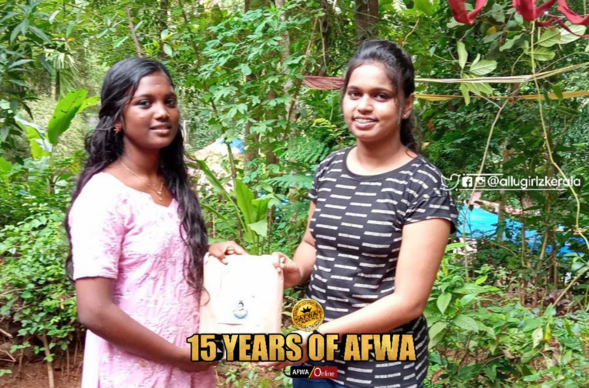 shyniachu's tweet photo. #15GloriousYearsOfAFWA 💥

Palakkad DC Donated Study Materials To Backward Children 📚 

#AlluArjun @alluarjun https://t.co/jIX99g2whO