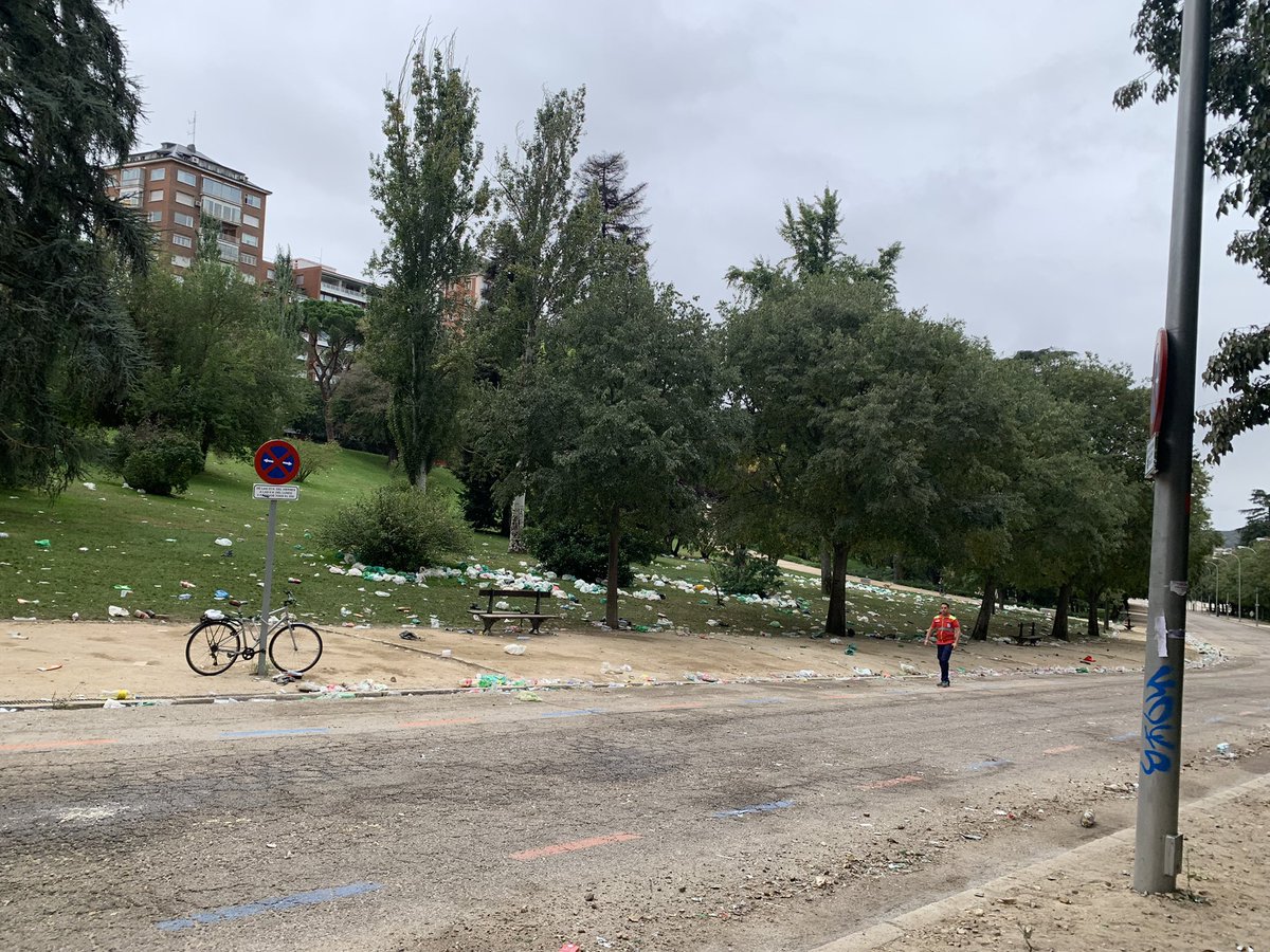 Natapediaa's tweet photo. @MADRID Es una maravilla poder pasear por nuestros parques un domingo por la mañana. #ParqueDelOeste https://t.co/fe8zb9gnSE