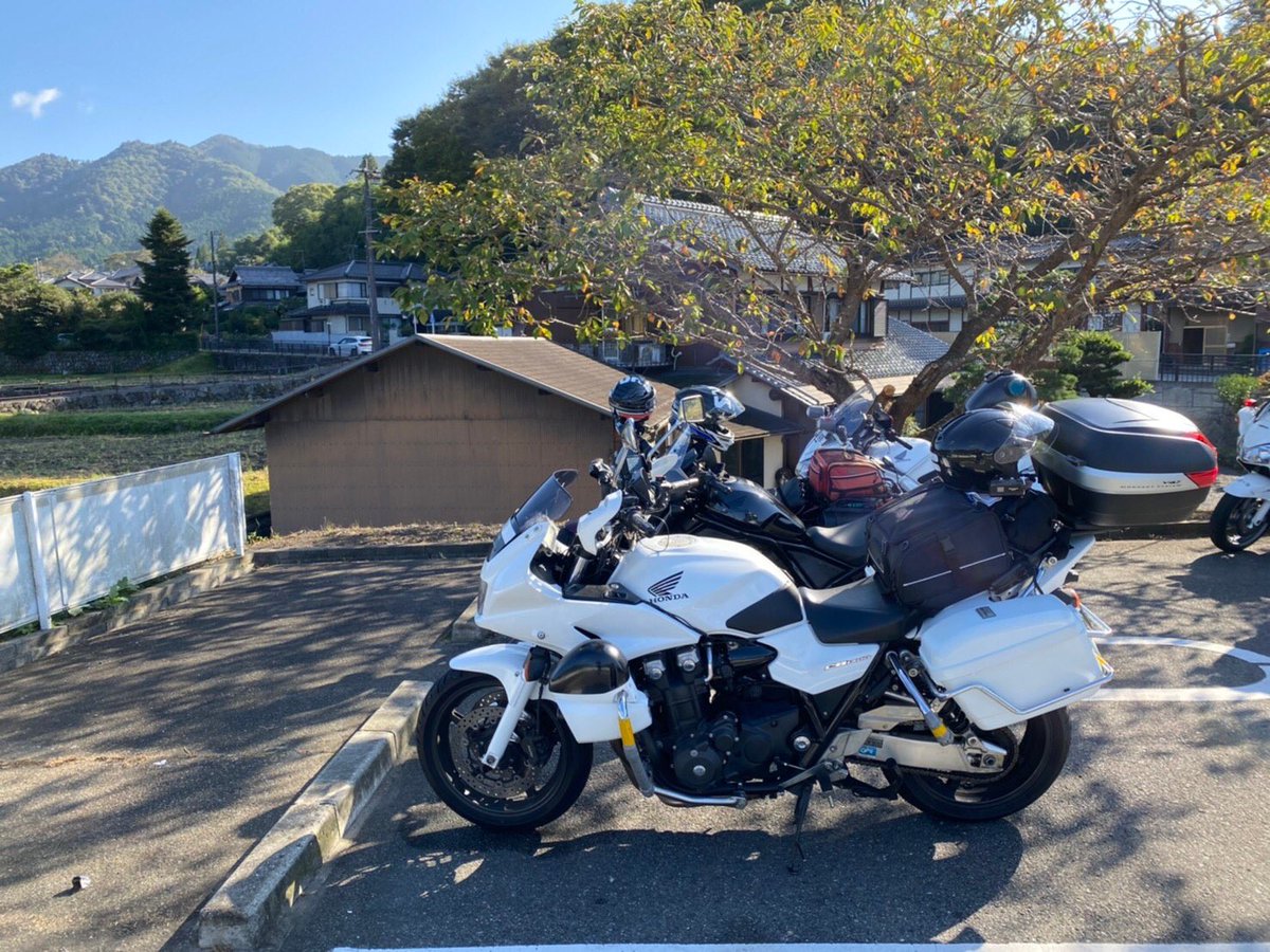 policetomio's tweet image. 今回の琵琶湖方面のツーリングですが男性5名・女性1名でメタセコイア並木や海津大崎まで走行しました☺️。お天気も良く楽しい思い出ができました。ご参加いただいた皆様、ありがとうございました。また企画いたしますので、よろしくお願いします。#swo #公道安全最強伝説　#CB1300P #びわ恋　#近江舞子