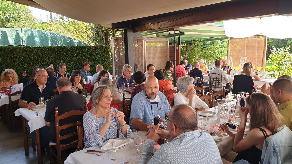 Cs_Girona's tweet photo. Había ganas de volver a reencontrarnos, disfrutar y compartir todo aquello que nos une.

🍊@cs_Girona somos una familia valiente, fuerte y unida, y ayer en #Girona lo dejamos claro

🎂Gracias a @carrizosacarlos  y @annagrauarias por acompañarnos en nuestro #15aniversarioCs https://t.co/r8lozUYiUD