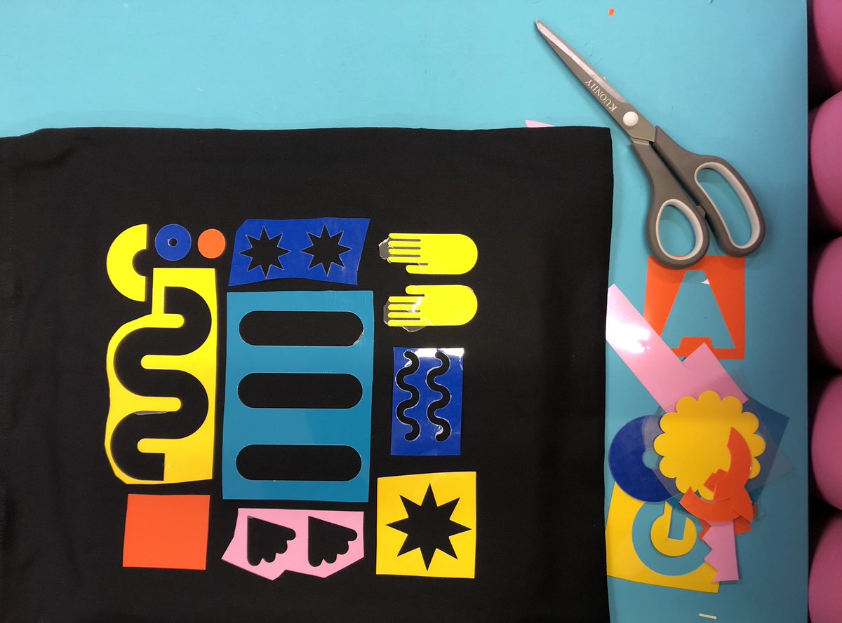 SaskiaGrassie's tweet image. Evening visit playing with pattern &amp;amp; loving the cut out spaces &amp;amp; shapes  left by other creators in this fab space at Finlathen Old Sub Station @dnd_designfest Lots of care making it Covid-safe too 👏👏👏 #EverywhereDesign