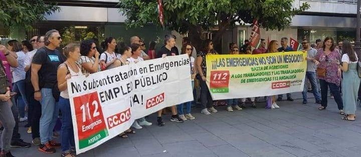 <a href="/antoniosanz/">Antonio Sanz Cabello</a> <a href="/populares/">life</a> <a href="/ppandaluz/">PP de Andalucía</a> <a href="/ppcadiz/">PP Cádiz-Provincia</a> <a href="/pablocasado_/">Pablo Casado Blanco</a> Sr <a href="/antoniosanz/">Antonio Sanz Cabello</a>  se le voto para que gestione los bienes públicos. Si cede la gestión a empresas privadas está reconociendo su incapacidad y por lo tanto debe dimitir.
#Emergencias112Andalucía
#LoPublicoNosePrivatiza
#CondicionesDignas112And #SomosServicioEsencial