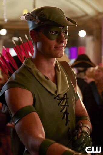 TheQuiver_'s tweet photo. Justin Hartley - Green Arrow
appreciation post 💚🏹 https://t.co/O2igLbBDqv