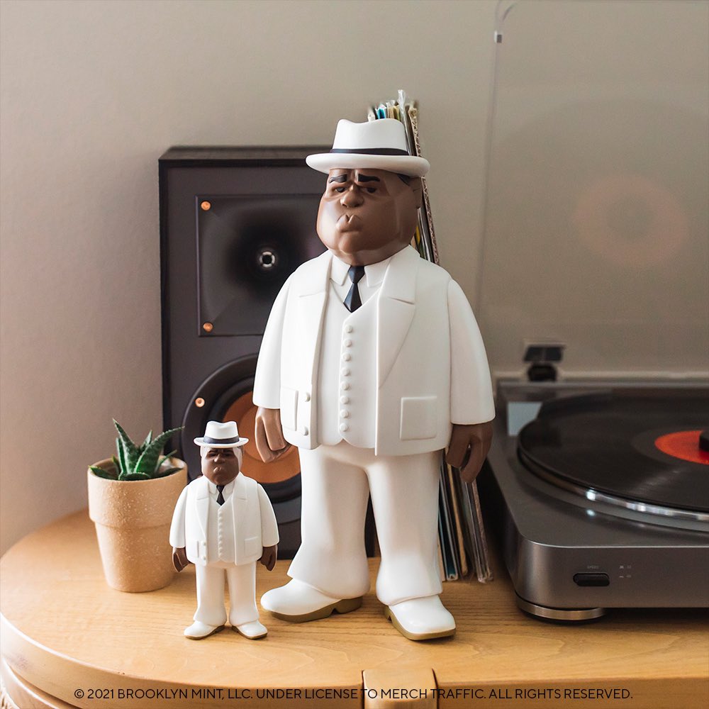 funkonianos's tweet photo. Vistazo a la diferencia de tamaño entre las figuras de 5” y 12” de la nueva línea Funko Gold, en este caso son las de Notorius B.I.G

¿Os gustan estas nuevas figuras?
〰️〰️〰️〰️〰️〰️〰️〰️〰️〰️〰️〰️〰️〰️〰️〰️
#funkonianos #funkopop #funko #juguetes #popvinyl #funkofamily #funkogram https://t.co/6Vhy7EQrOi