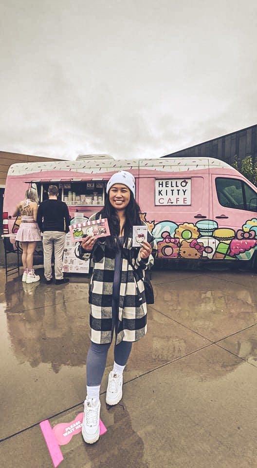 HELLO KITTY ADVENTURE! 

Went to the Hello Kitty Truck and also found this adorable car? A day like this is much needed. Enjoy the weather. Fall is here!

#hellokittycafe #hellokittycafetruck #pink #senchatea #date #fallfashion #falloutfits #falltime #minnesota https://t.co/d7HaHs4h1h