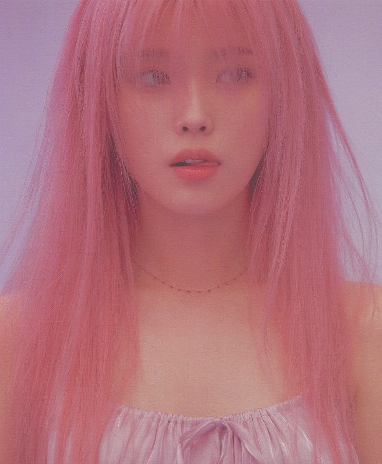 LizAlberio's tweet photo. #아이유  #IU  #LeeJieun 
'Because strawberry moon is coming!' https://t.co/sVahJdGYuD