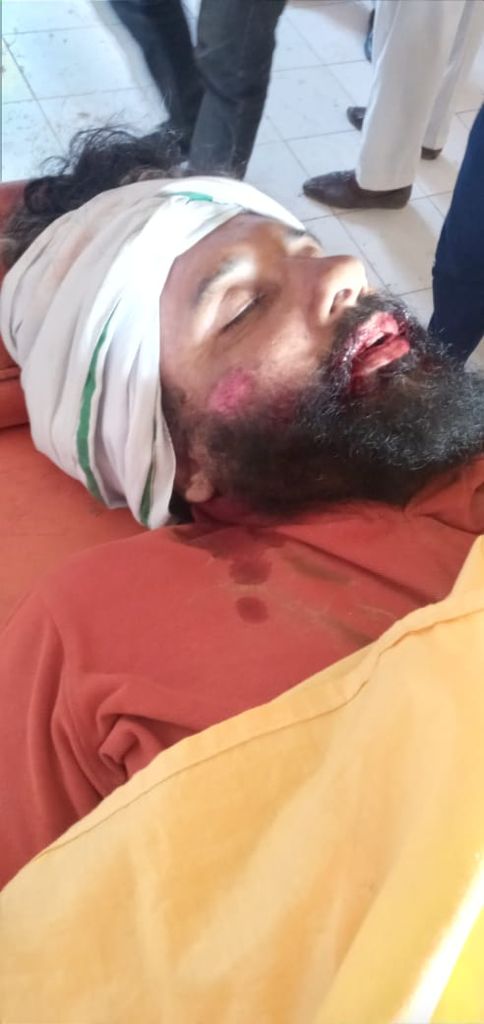 aujla_harprit8's tweet photo. In a very shamefull and condemnable incident a central minister Ajay Mishra's car has crushed protesting farmers in Lakhimpur kheri UP.3 farmers have died and 7 injured.This is what our democracy has come up to.

#BJP_KillerOfFarmers https://t.co/1Op9ZlOjCp