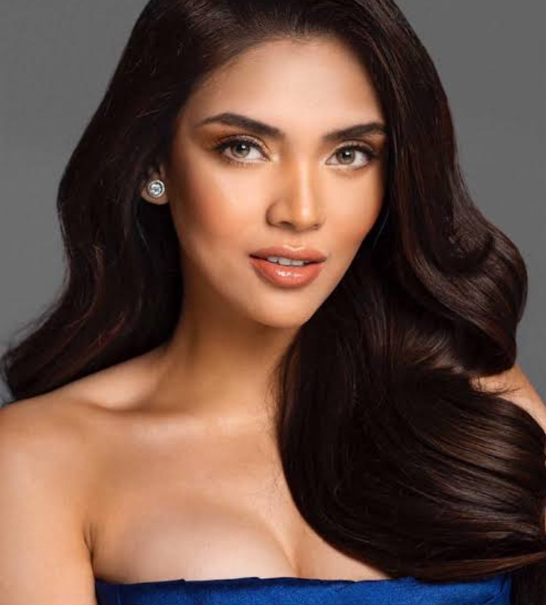 pauloMDtweets's tweet photo. Kamukha niya si Katarina Rodriguez.
#GanielKrishnan
#MissWorldPhilippines https://t.co/GHd75HYhuX