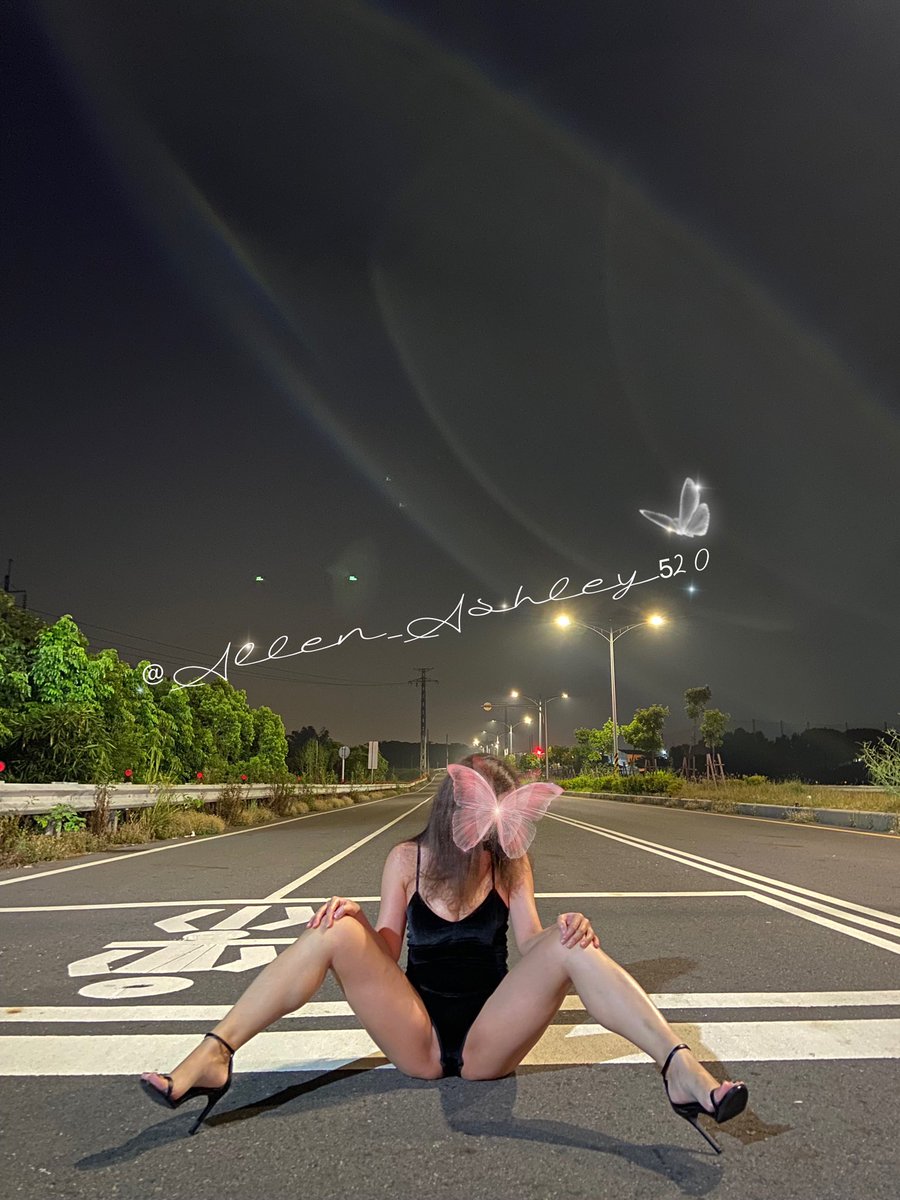 好友來訪幾個女人喝酒後三更半夜跑去馬路拍照📷

過程真的是很刺激又驚險😆

#解鎖新成就
#喜歡聚在一起瘋的感覺
#夫妻情侶聯誼
#美照的背後是一堆搞笑的畫面 https://t.co/qV1A29ZtO3
