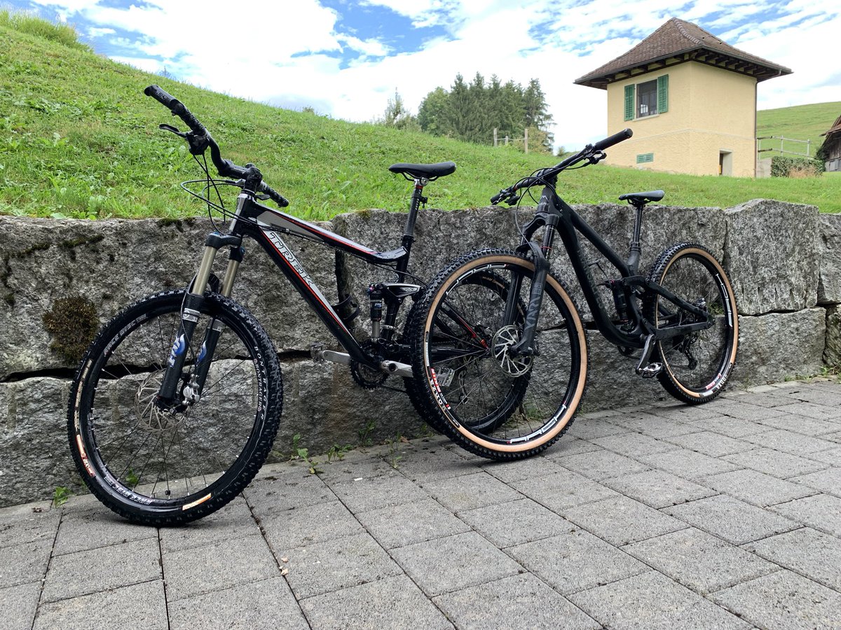 BRizzardi's tweet photo. Vermutlich zum letzten Mal in diesem Jahr in kurz-kurz eine Bike-Runde gedreht. Schön wars. 🚴♀️😍
#bike #transalpes #c2x #arni #stallikon #müliberg #hedingen https://t.co/8fje67TLv3