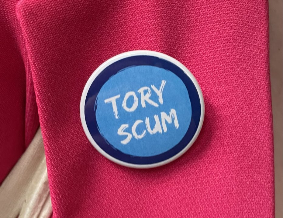 GuidoFawkes's tweet photo. Tory MP Wears Rayner’s Insult as Badge of Pride https://t.co/IARisFqhM4 https://t.co/3f4JeLXv0b