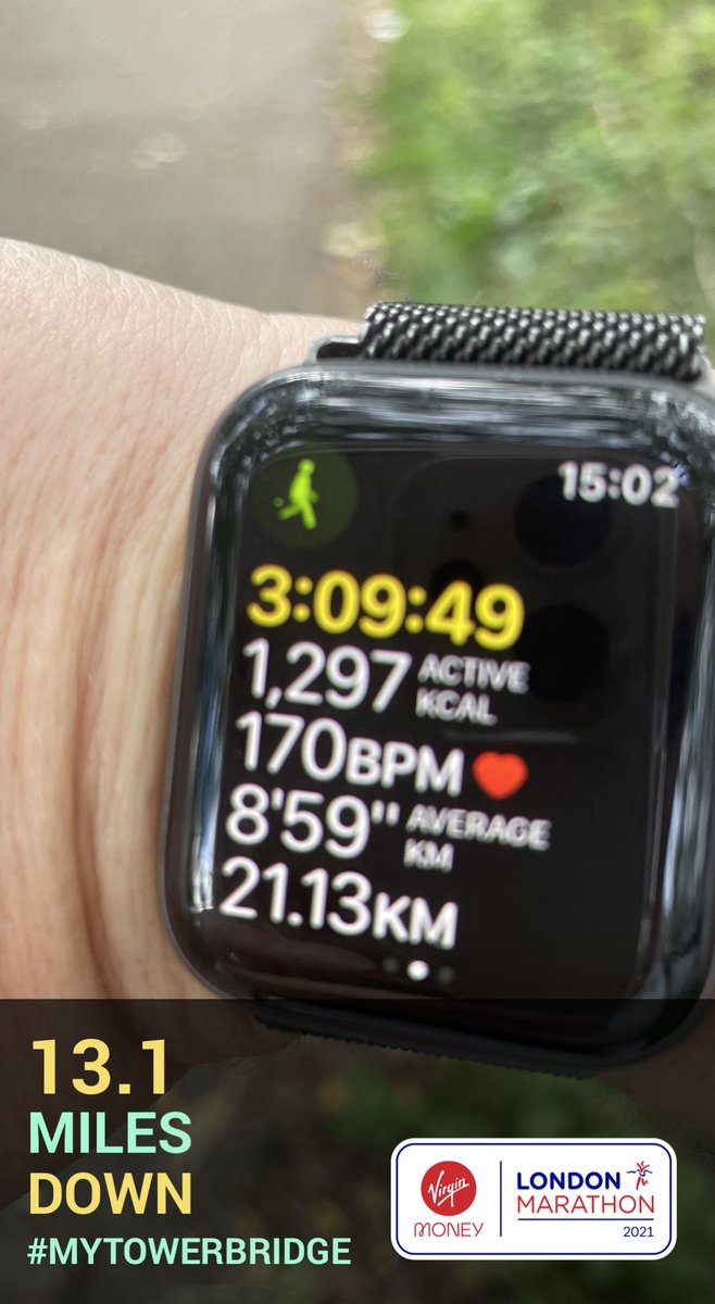 MajorRunning's tweet image. Half point via my watch. So glad I’m not running heart rate 170bpm. #virtuallondonmarathon #halfwaypointselfie