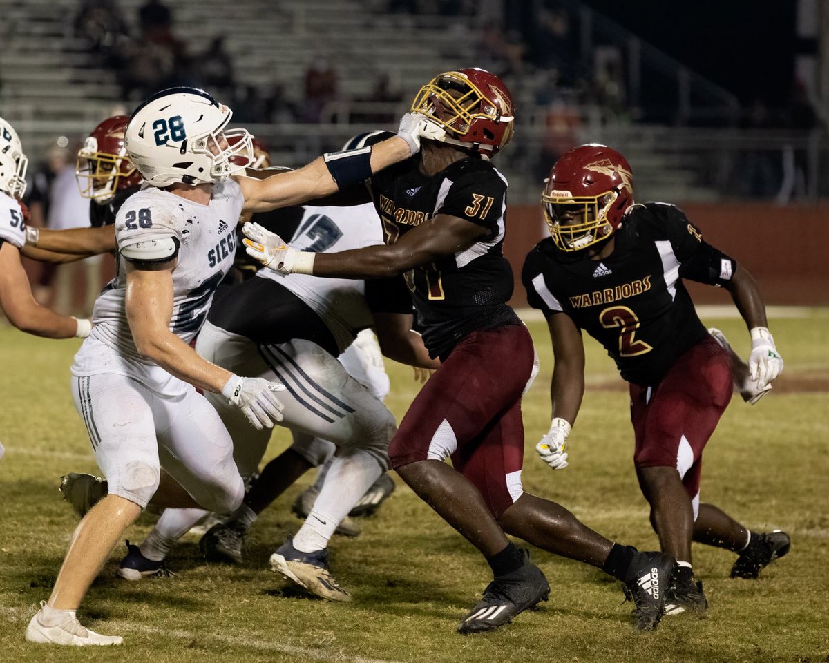 DarenKaiser's tweet photo. TN6A #MonsterBacker @BradenKaiser is on pace to achieve 400 career Varsity Tackles by the end of regular season. @CSmithScout @cecil_joyce @ericsmith78 @RenshawAdam #TackleMachine https://t.co/ORgAmJRLJT