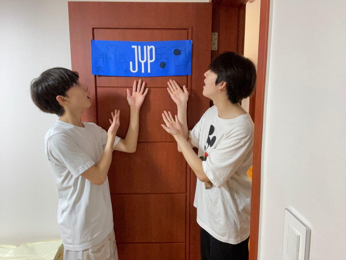 YanliBrie's tweet photo. Let's wait for their debut! ♡ #JYPSYLOUD  
@PNATION_LOUD @JYPELOUD 화이팅!! https://t.co/8XPlOft3Ox