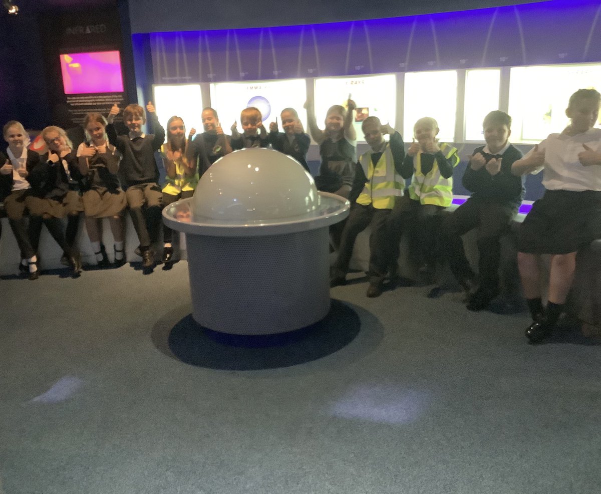 MrsCyear5's tweet photo. It was a privilege to see so much awe and wonder on the faces of our impeccably behaved children at the space centre - βThis is the best trip ever!β was heard so many times! #aweandwonder @teachercmorris @StThomasBoston @MrsT_Y5 @spacecentre https://t.co/gWG6nqg0k2