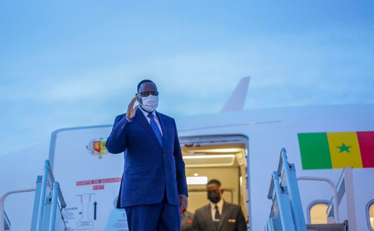 PR_Senegal's tweet photo. Le Président @Macky_Sall quitte Dakar ce dimanche à destination d’Addis-Abeba à l’invitation du Premier Ministre éthiopien.
Le Président participera le lundi 4 octobre à la cérémonie d’investiture de @AbiyAhmedAli . 
Le retour du Chef de l’Etat est prévu mardi 5 octobre. https://t.co/PUQ9sVgoEA