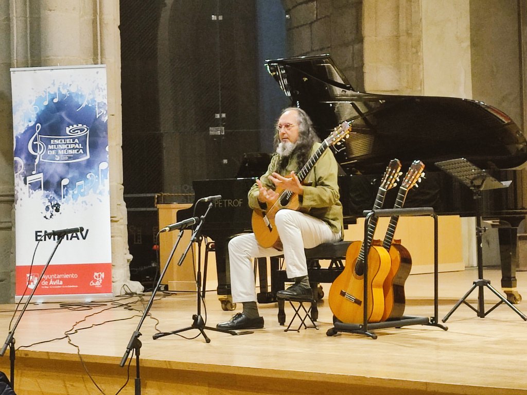 EMMAV_Avila's tweet photo. Concierto de inauguración del curso 21/22. 🎼🎵🎶
Jesús Gutiérrez "Planetas"🎸
Jorge García y Francisco Herrero "Memorias" P. Iturralde🎷🎹
#familiaEMMAV
#QueNoPareLaMúsica 
#VamosQueNosVamos
#ComenzandoFuerte
@Ayto_Avila https://t.co/S4c0lNUAfB