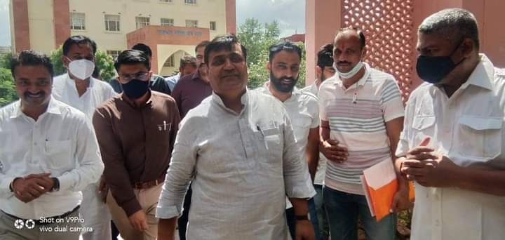 <a href="/PoonamSharrma_/">Poonam Sharma Solanki🇮🇳</a> <a href="/GovindDotasra/">Govind Singh Dotasra</a> <a href="/TheUpenYadav/">Upen Yadav (मोदी का परिवार)</a> कम्प्यूटर शिक्षकों को अग्रिम शुभकामनाएँ…
बस अब जो कहा है वो पूरा हो जाए क्योंकि अक्सर जो डोटासरा जी कहते हैं वो होता नहीं है…
<a href="/GovindDotasra/">Govind Singh Dotasra</a> 
<a href="/TheUpenYadav/">Upen Yadav (मोदी का परिवार)</a> 
#उद्योग_मैदान_के_वादे_निभाओ
#बोनस_अंक_व_पद_सुरक्षित_कराओ 
#पूर्व_कंप्यूटर_अनुदेशक_सेवाबहाली_कब pic.x.com/dlZyRhJcPz