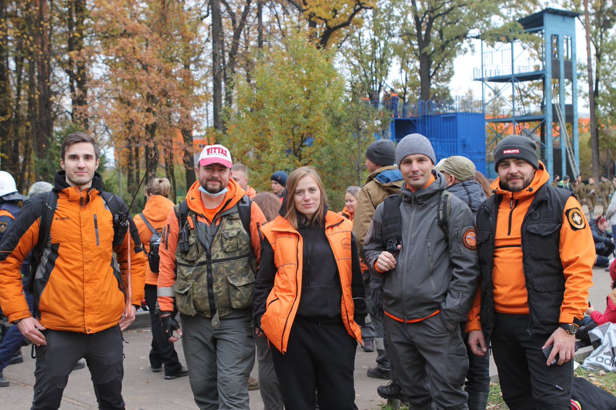 Было очень интересно, очень круто и МЕГА-ПОЛЕЗНО!
Особенно на этапе - эвакуации из леса, используя подручные средства! 
Как раз- для нашей специфики!