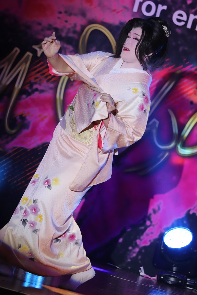 RS75607428's tweet photo. 2021.10.01 つくば湯～ワールド
夜の部 #劇団章劇 #章劇 
舞踊ショー #澤村京 https://t.co/XQqIG1yLKy