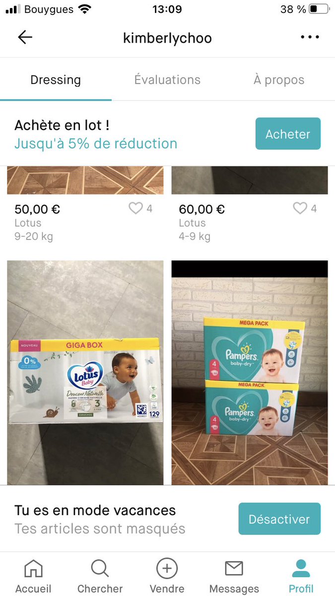 Caliss0n's tweet photo. Sinon @bestofvintedfr il y a cette nana qui fait du « recel » de couches… 34 annonces de couches qui sont en promo à @CarrefourFrance et ça, c’est validé, par contre un moule en silicone c’est non… https://t.co/R3el0ULx6t