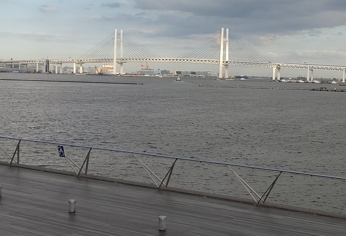 Sigetsuru على تويتر 横浜港大さん橋 から撮影 みなとみらい地区 横浜ベイブリッジ 海上保安庁の巡視船 改装中のマリンタワーは撮り忘れた 泣 横浜ベイブリッジ みなとみらい 海上保安庁