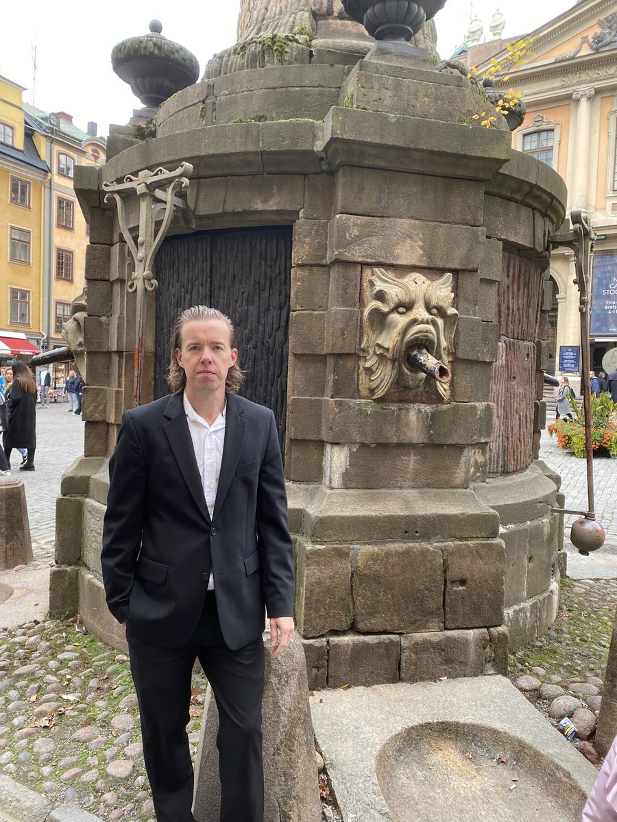 Köpt mynt i tre dagar i Stockholm. Nu blir det mat och sen hemfärd. Några otroligt bra mynt inköpta.