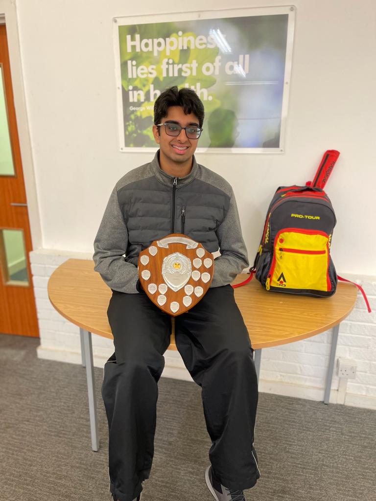 HasnaatZan's tweet photo. #Hertfordshire Squash. Want to say a Big Thank You 2 @BerkoSquashRbll for all my Junior years of training under #AdamFuller @BESTacademy1. This is my #Last Junior County Closed. #returningTheU17Shield #Zanπ https://t.co/TUQMZyeBpw
