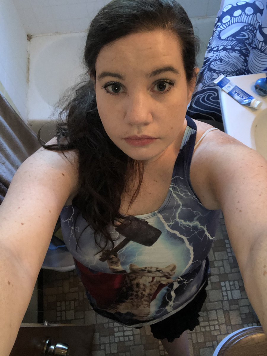 Grabbed the wrong shirt, so I am rocking Thor Kitty under the choir robes this morning hahaha https://t.co/ArIdJ432FP