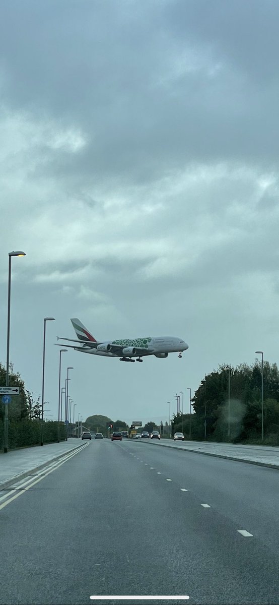 MendyUnited's tweet photo. @emirates #a380 #plane https://t.co/yNYmvBizK7
