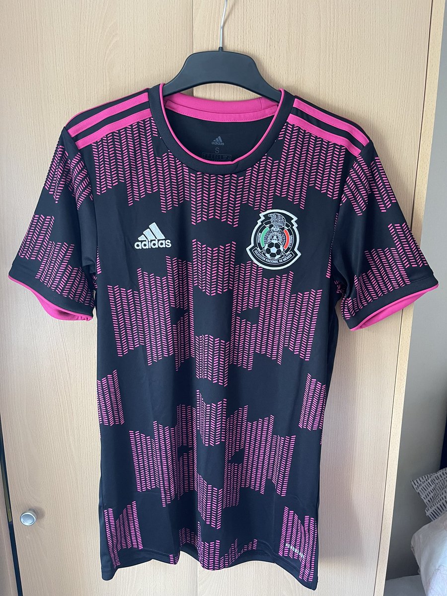 Todays football shirt is this 2021 Mexico home shirt…. #justfootballshirts #shirtaday @kizaer