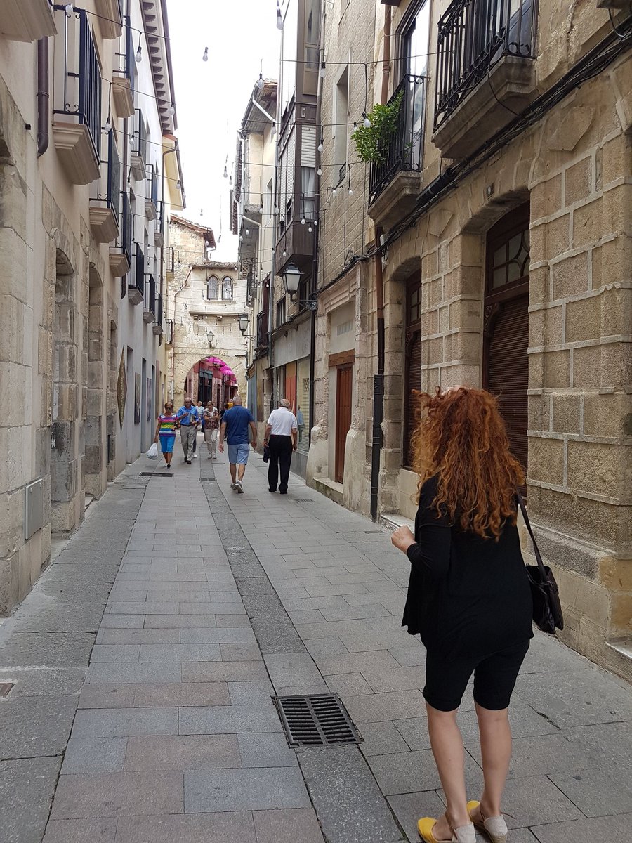 Mercede26984002's tweet photo. Gozando las calles leonesas.. quién da más?? 💜🤍🕊️💋 https://t.co/raHf8NugY0