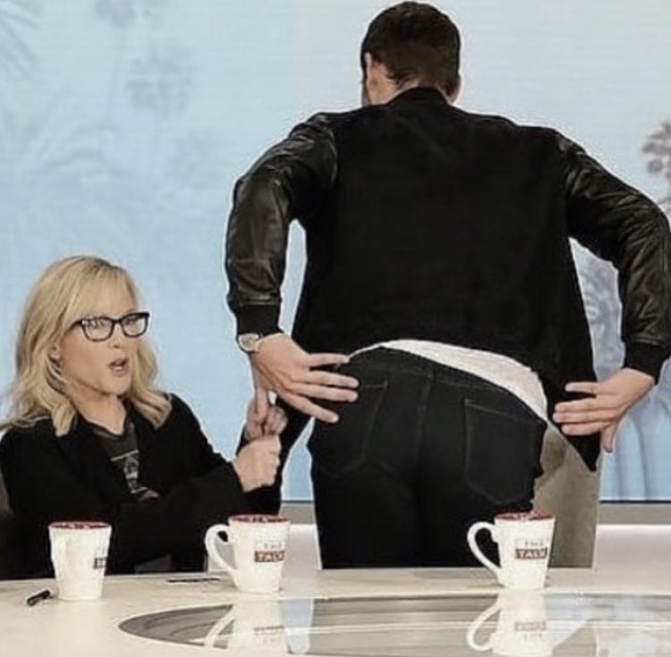 Tom_EllisFans's tweet photo. Will you find a meme for this? #LuciferFlashback randomly posted pictures all day long on the page … Stay tuned 😋
Comment & repost if you want more …
#TomEllis @tomellis17 #RachaelHarris @RachaelEHarris #Lucifer @lucifernetflix 😈💜 https://t.co/OvqXDvn51L