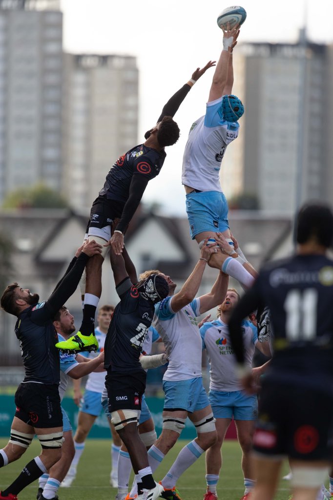 Glasgow Warriors in full flight at Scotstoun Stadium. #glasgowphotographer #VisitScotland