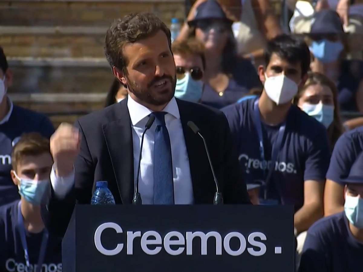 Ant_Karaxalios's tweet photo. Ο @PrimeministerGR στη Βαλένθια,στο συνέδριο του Λαϊκού Κόμματος της Ισπανίας #Partido_Popular https://t.co/nGmVyhkAJa