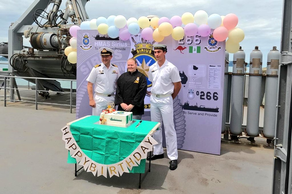 On 18 December 2021 the @Australian_Navy supply vessel Sirius O266 will be put out of service after 15 years of operation. Commissioned in the 2006, after extensive transformation from oil tanker, #HMASSirius can replenish 2 🚢 at sea by day and night
4th📸 15th birthday in ⚓🇦🇺