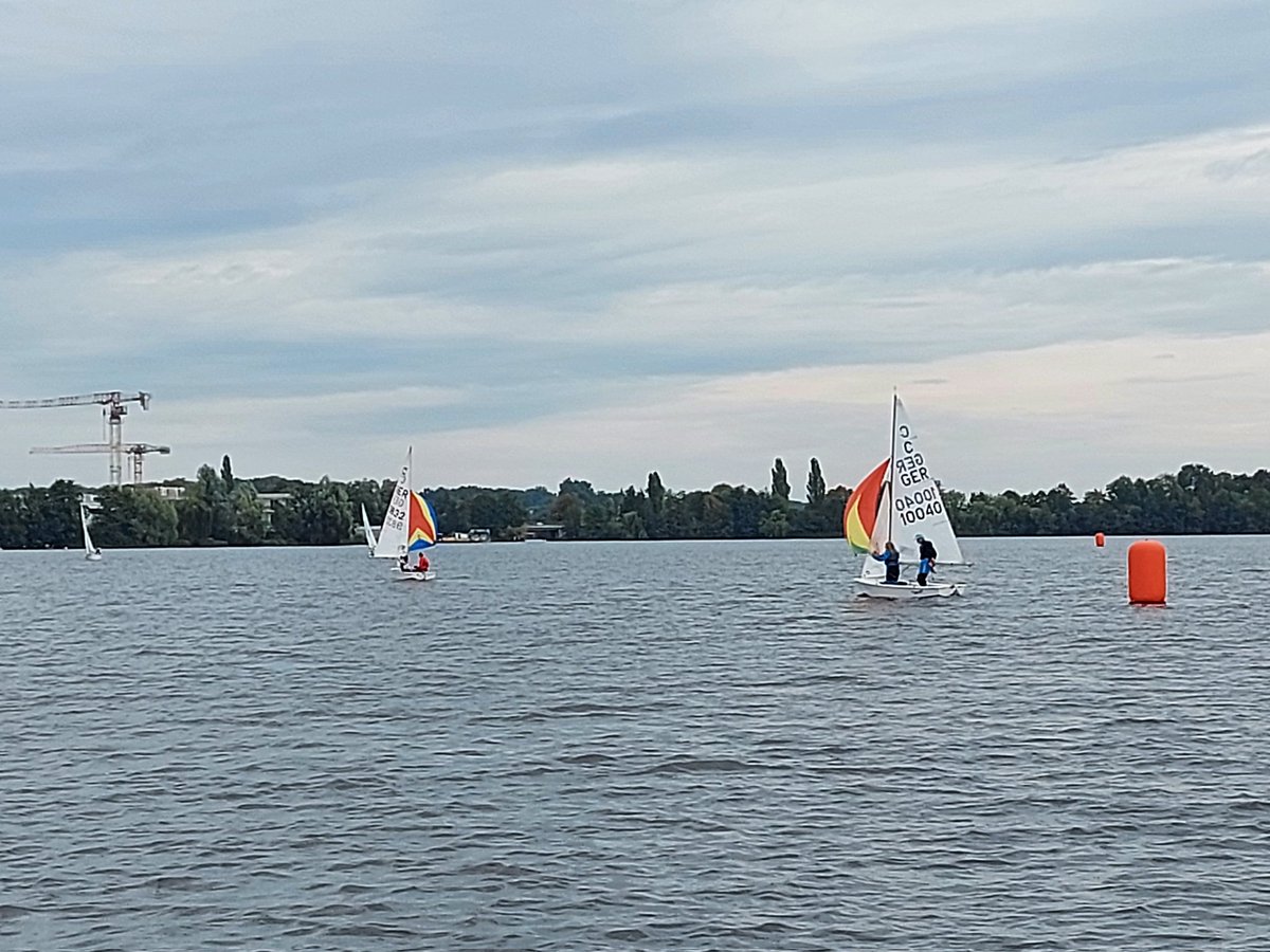 Eine lange Kreuz. Marten 2, Nadine3,  Kiran 4