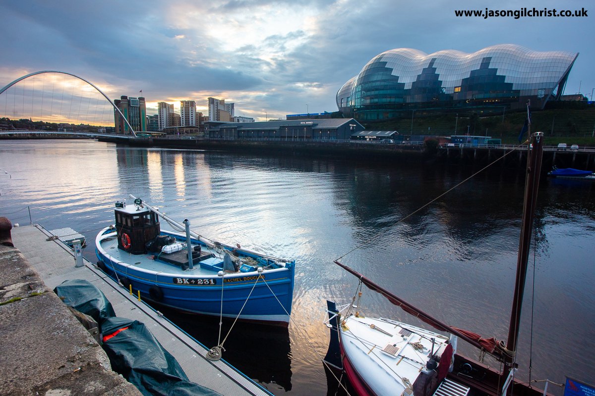 jgilchrist13's tweet photo. BK231, Rachel Douglas, moored @ Quayside, Newcastle upon Tyne, on River Tyne, w Gateshead Millenium Bridge, Baltic Flour Mill & The Sage, England. #sunrise #StormHour #ThePhotoHour #GatesheadMilleniumBridge #BalticFlourMill #TheSage #RiverTyne #Tyne #Newcastle #NorthEast #England https://t.co/fplrl3feS8
