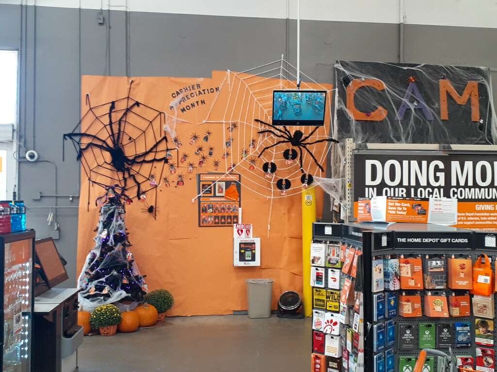 DianeClardy1's tweet photo. Cashier Appreciation Month #0721 https://t.co/Xr5oanB4ju