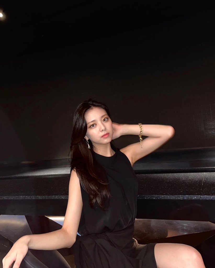 hourly yuna tweet media